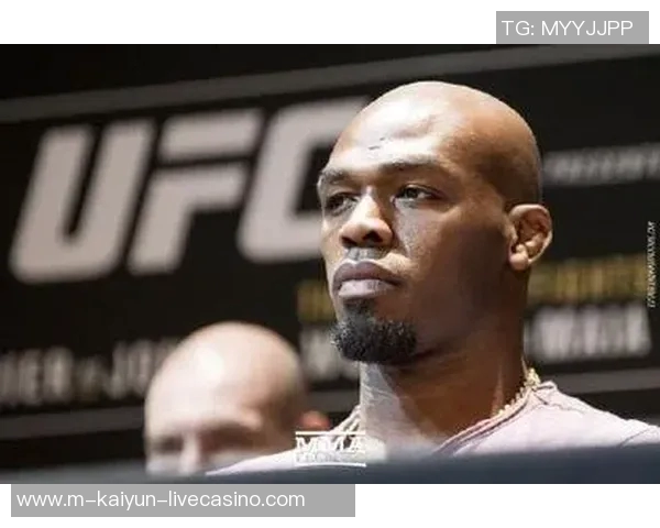 UFC精彩对决丹叔挑战猿人谁能在擂台上笑到最后