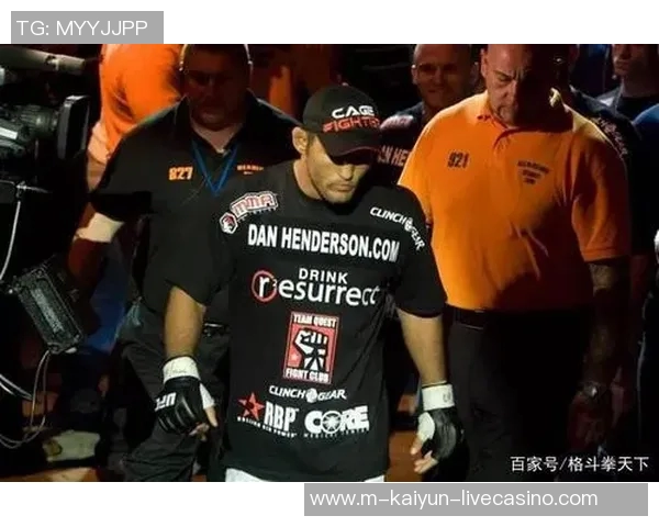 UFC精彩对决丹叔挑战猿人谁能在擂台上笑到最后